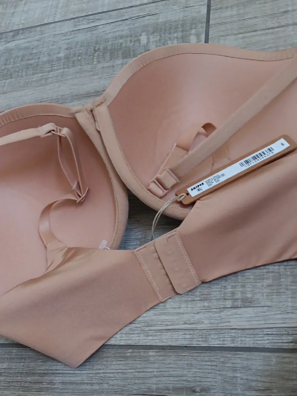 SKIMS..ULTIMATE PUSH UP PLUNGE BRA..SIZE 34DD - Picture 5 of 6